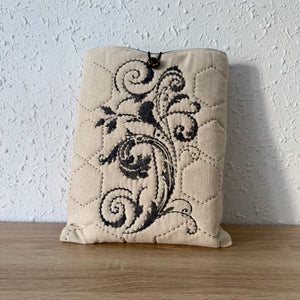 Funda de tela para libros artesanal · Arabesco